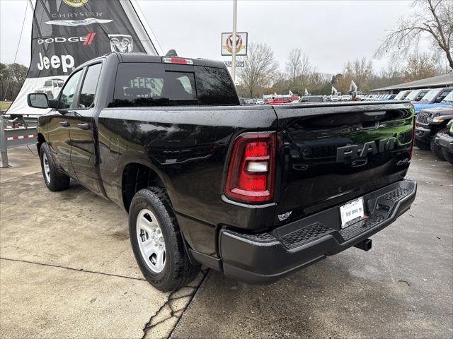 New 2026 Diamond Black Crystal Pearl-Coat Exterior Paint RAM TRADESMAN image 5