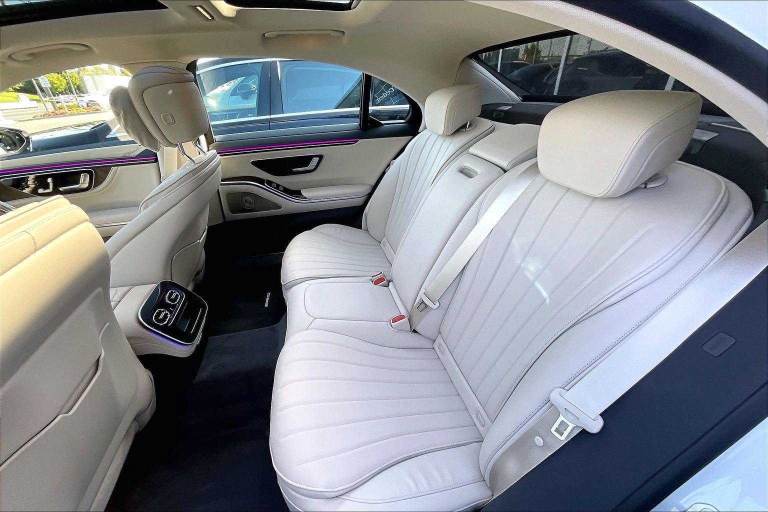 New 2027 MANUFAKTUR Moonlight White Metallic Mercedes-Benz S 500 image 23