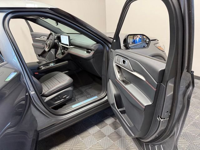 New 2026 Carbonized Gray Metallic Ford ST-Line image 25