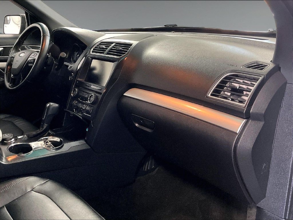 Used 2016 Gray Ford XLT image 14