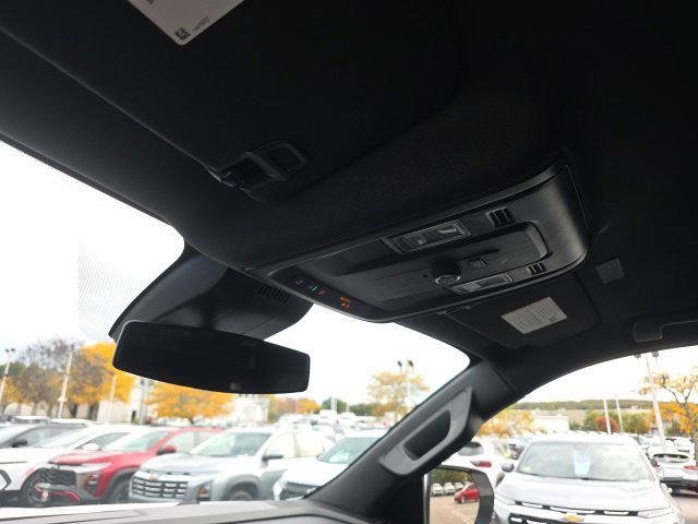 Used 2025 White Chevrolet LT image 23