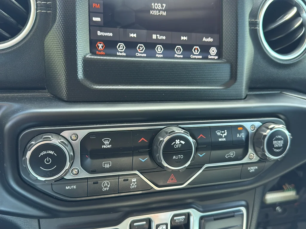 Used 2018 Gray Jeep Unlimited Sahara image 18