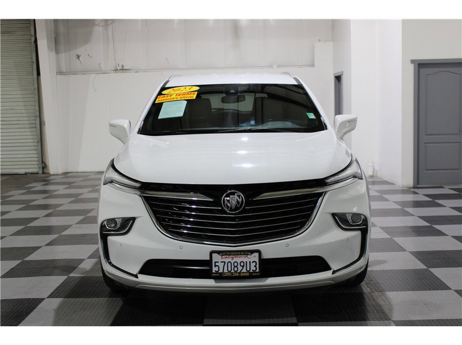 2023 Buick Enclave Essence Sport photo 3