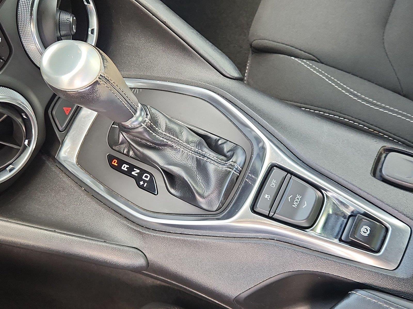 2018 Chevrolet Camaro 1LT - Photo 15