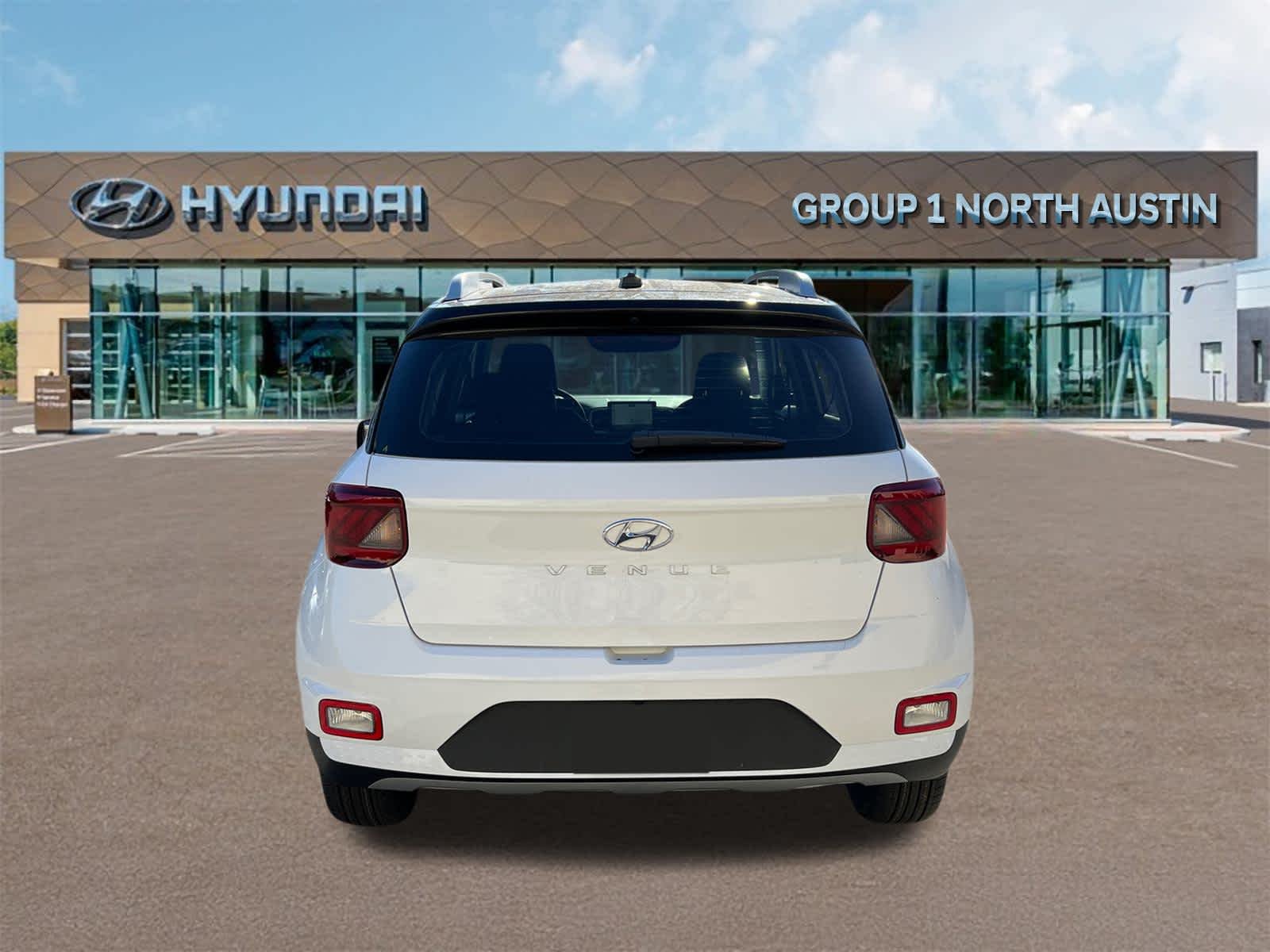 2025 Hyundai Venue Limited - Photo 6