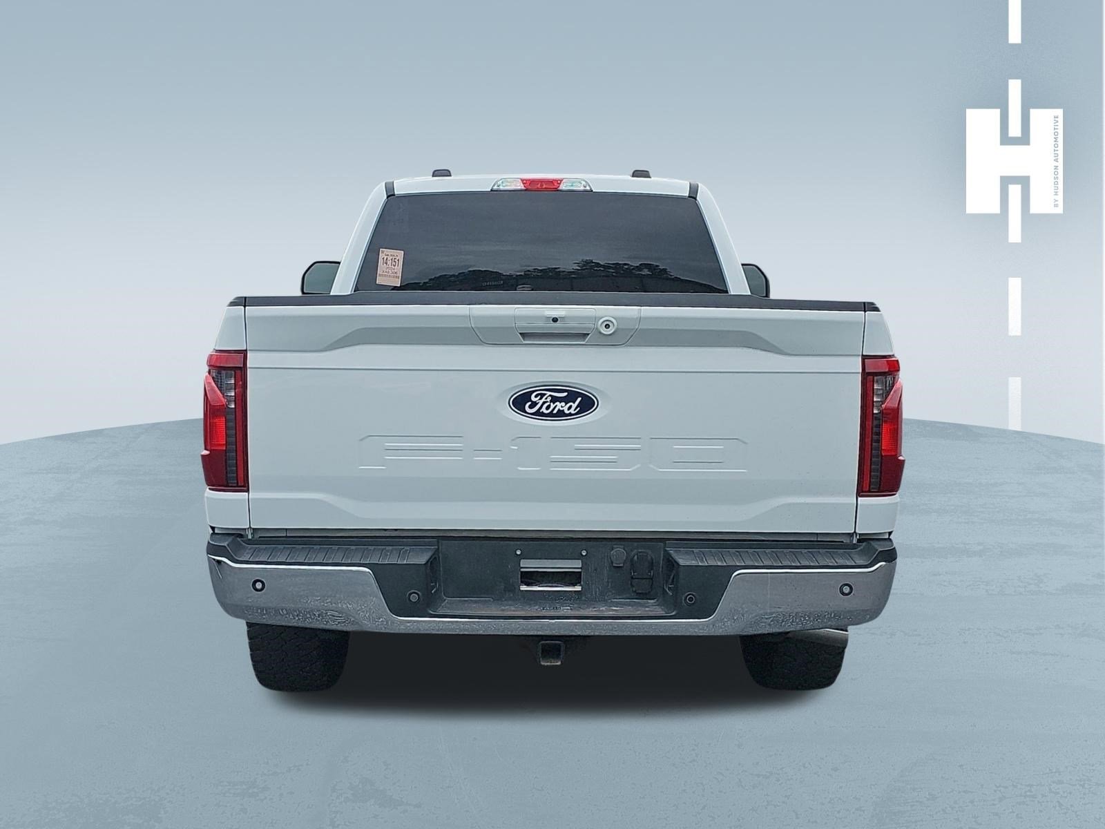 Certified Used 2024 Oxford White Ford XLT image 3