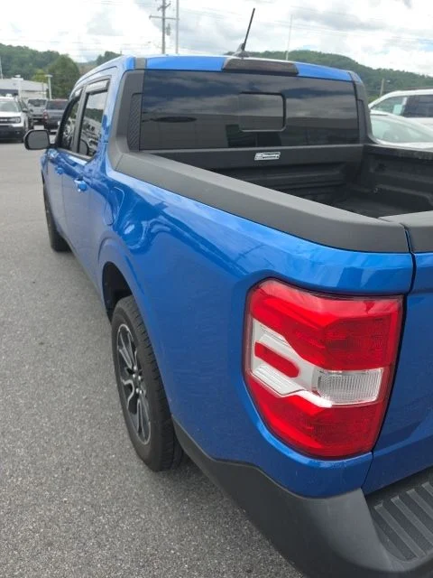 Used 2022 Blue Ford Lariat image 8