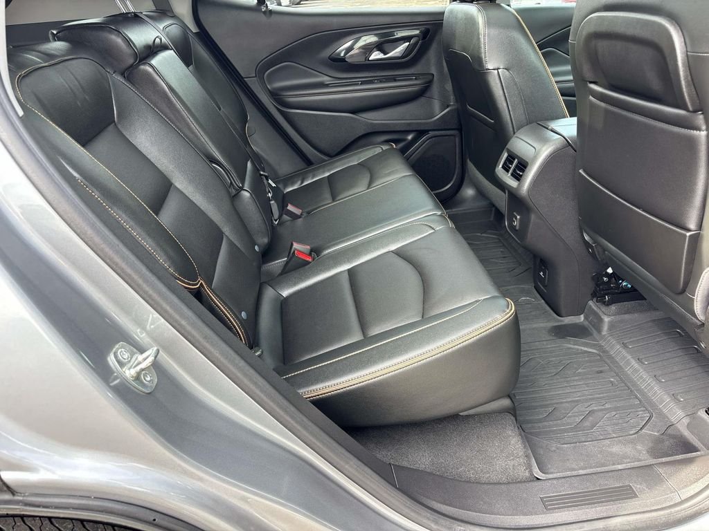 Used 2023 Silver GMC AT4 image 17