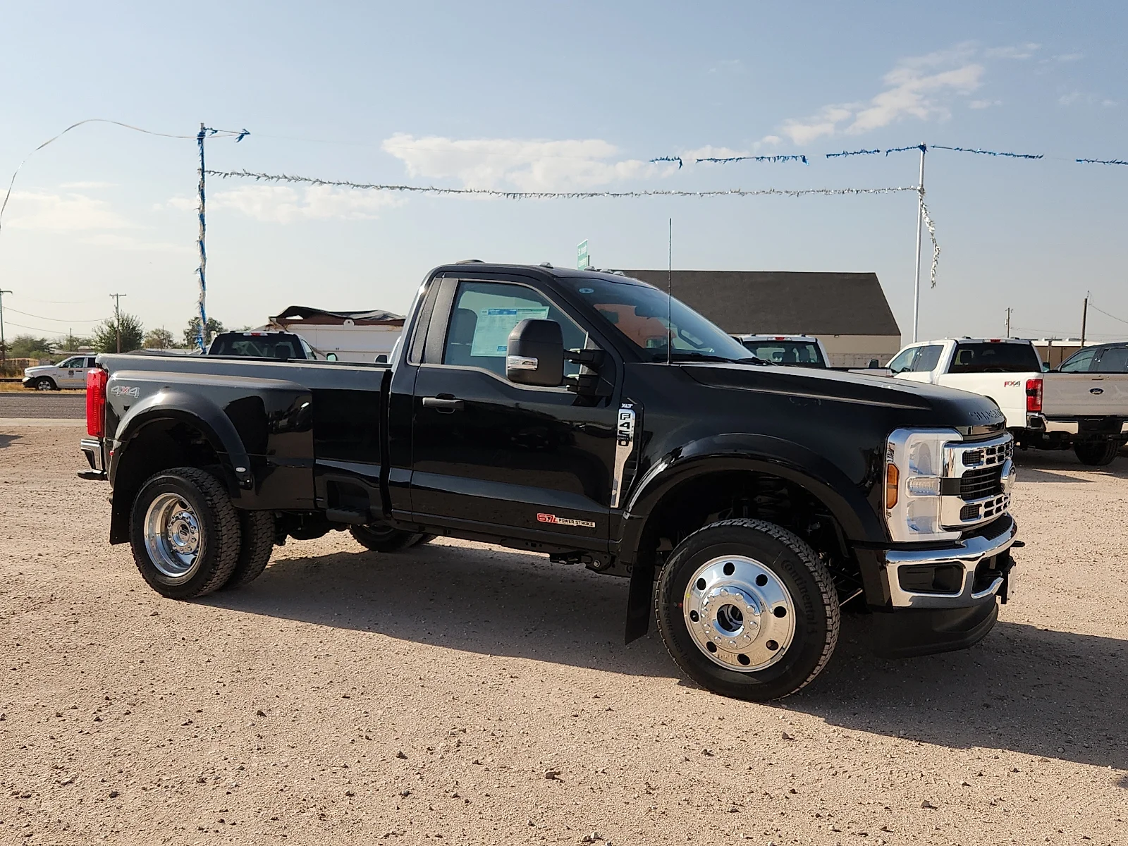 New 2027 Agate Black Metallic Ford XLT image 8