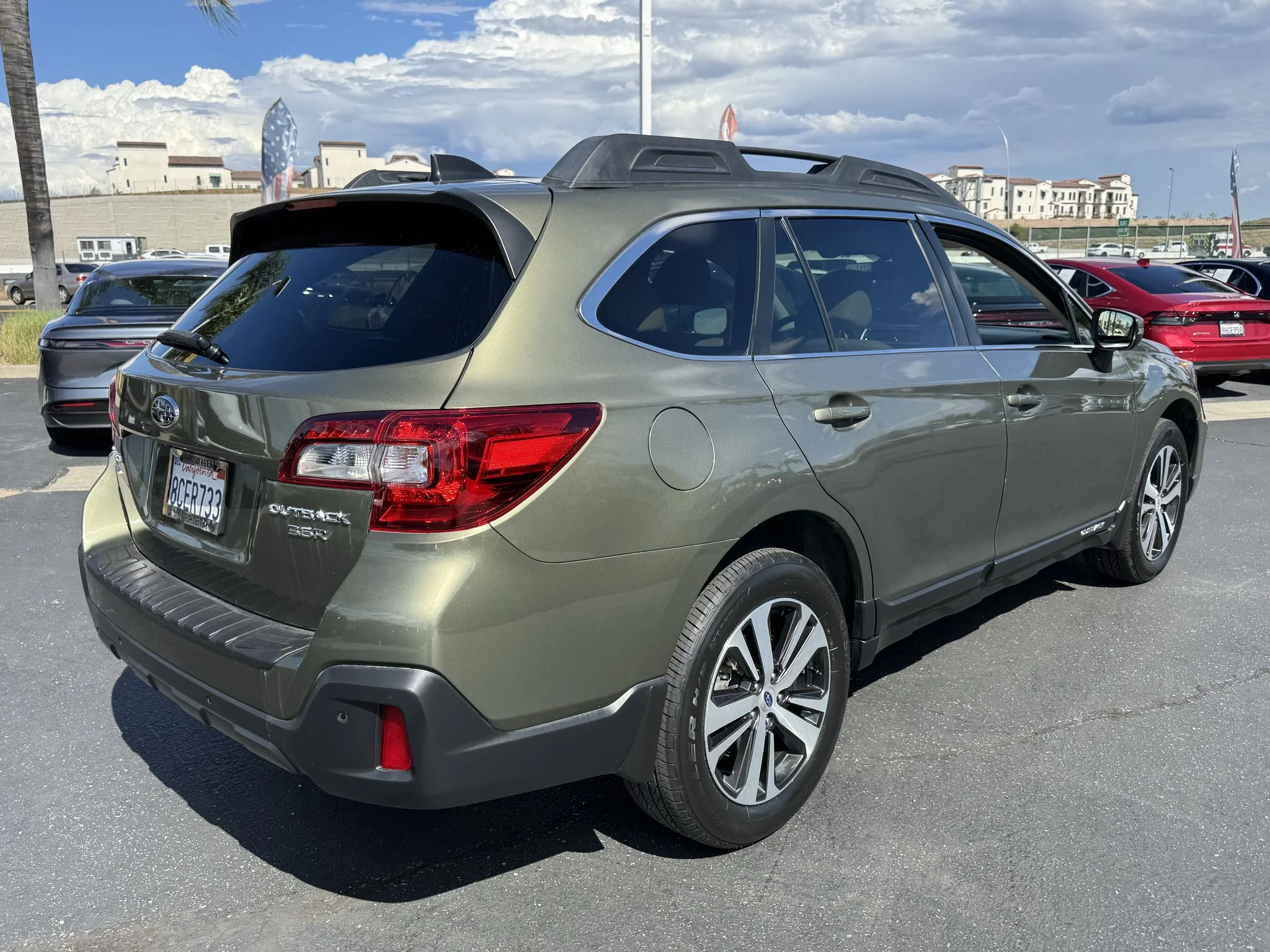 Used 2018 Wilderness Green Metallic Subaru Limited image 8