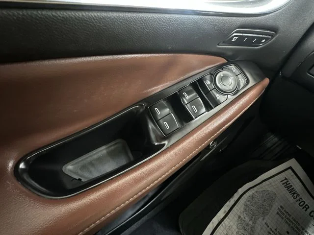 Used 2018 White Buick Avenir image 16