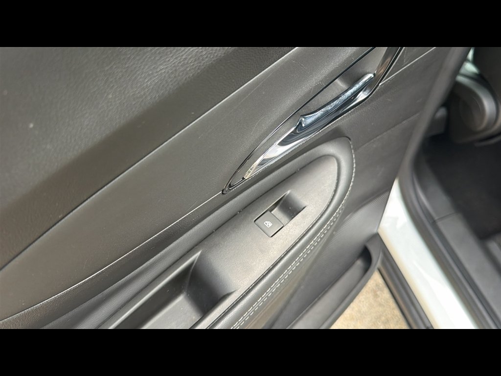 Used 2022 Summit White Buick Preferred image 22
