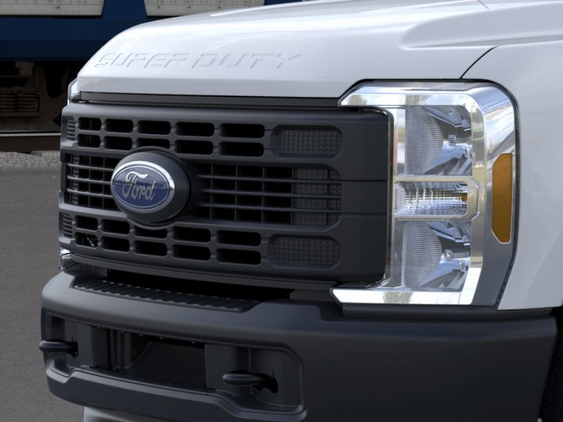 New 2026 Oxford White Ford XL image 17