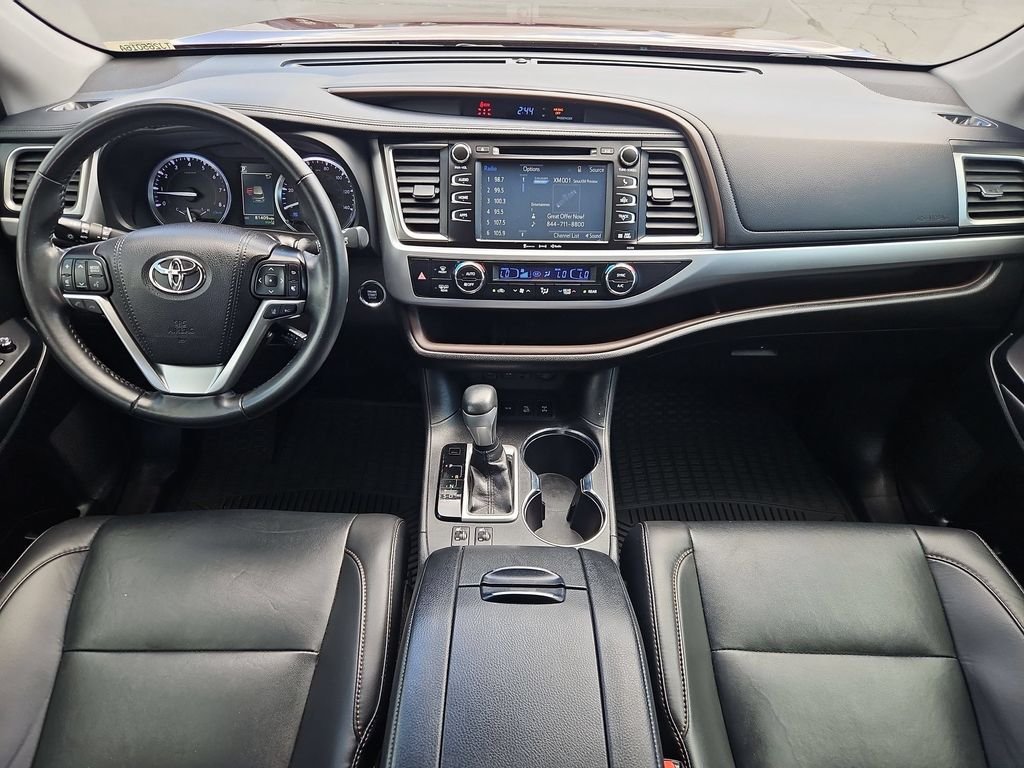 Used 2019 Salsa Red Pearl Toyota XLE image 22