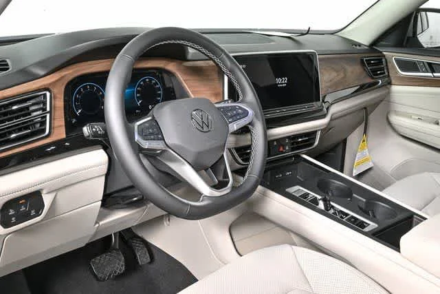 2026 Volkswagen Atlas SE - Photo 4