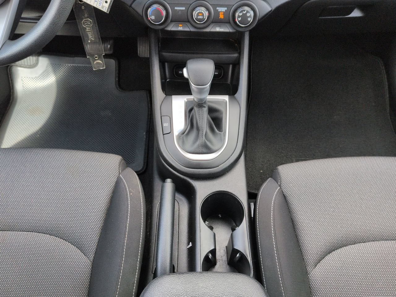 Used 2023 Gravity Gray Kia  image 20