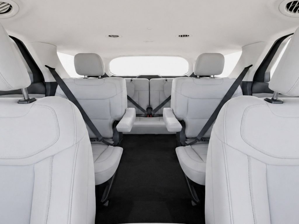 New 2026 Star White Metallic Tri-Coat Ford Active image 16