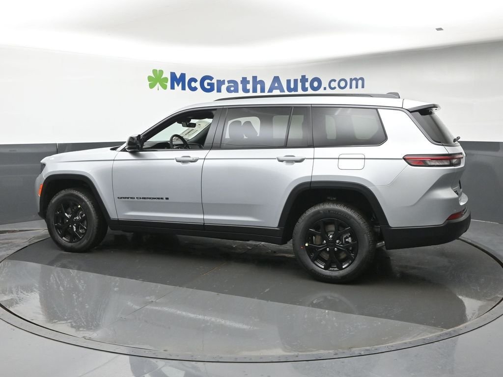 New 2026 Silver Zynith Jeep Altitude image 25