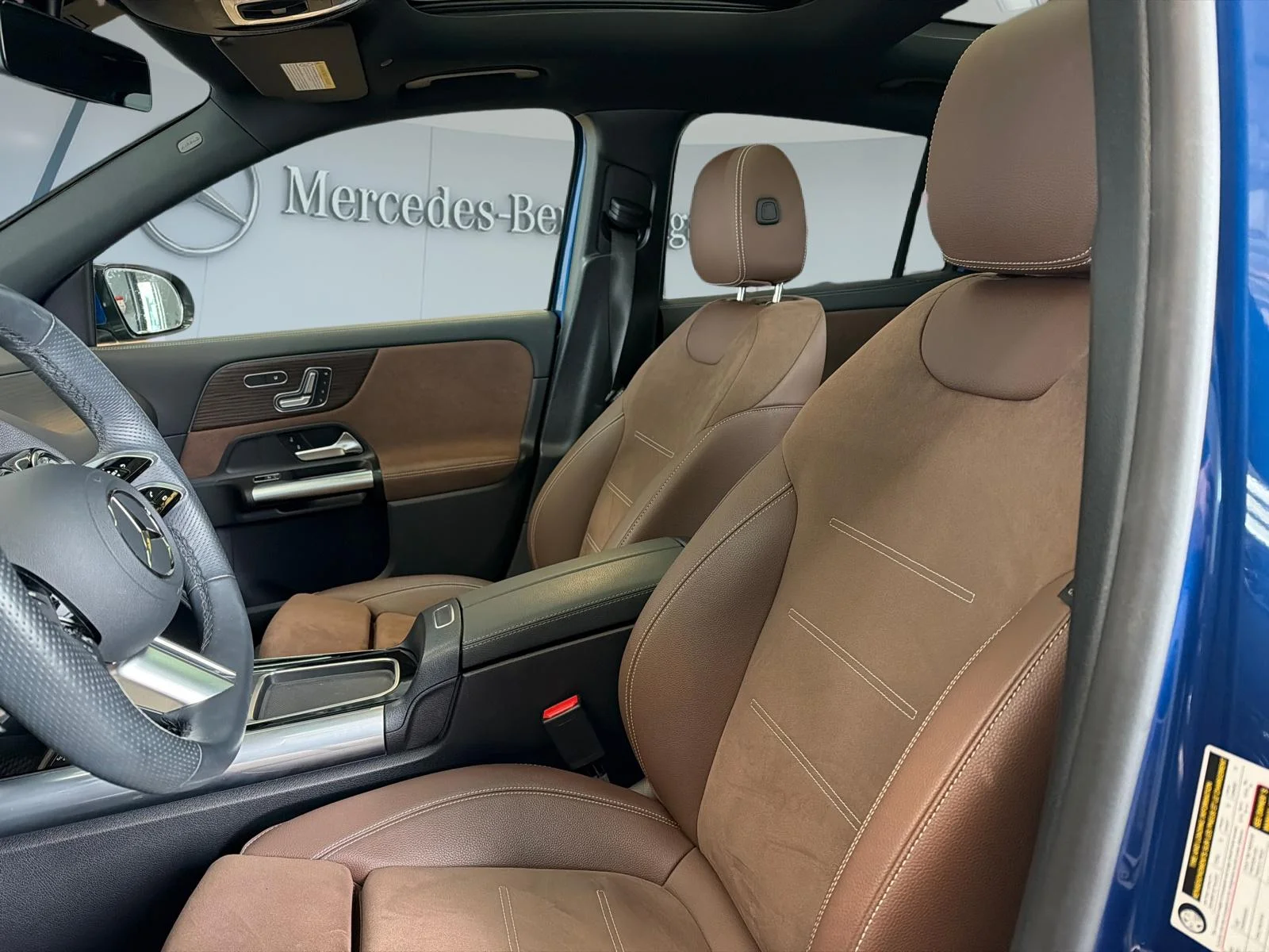 Certified Used 2025 Blue Mercedes-Benz 250 4matic Suv image 4