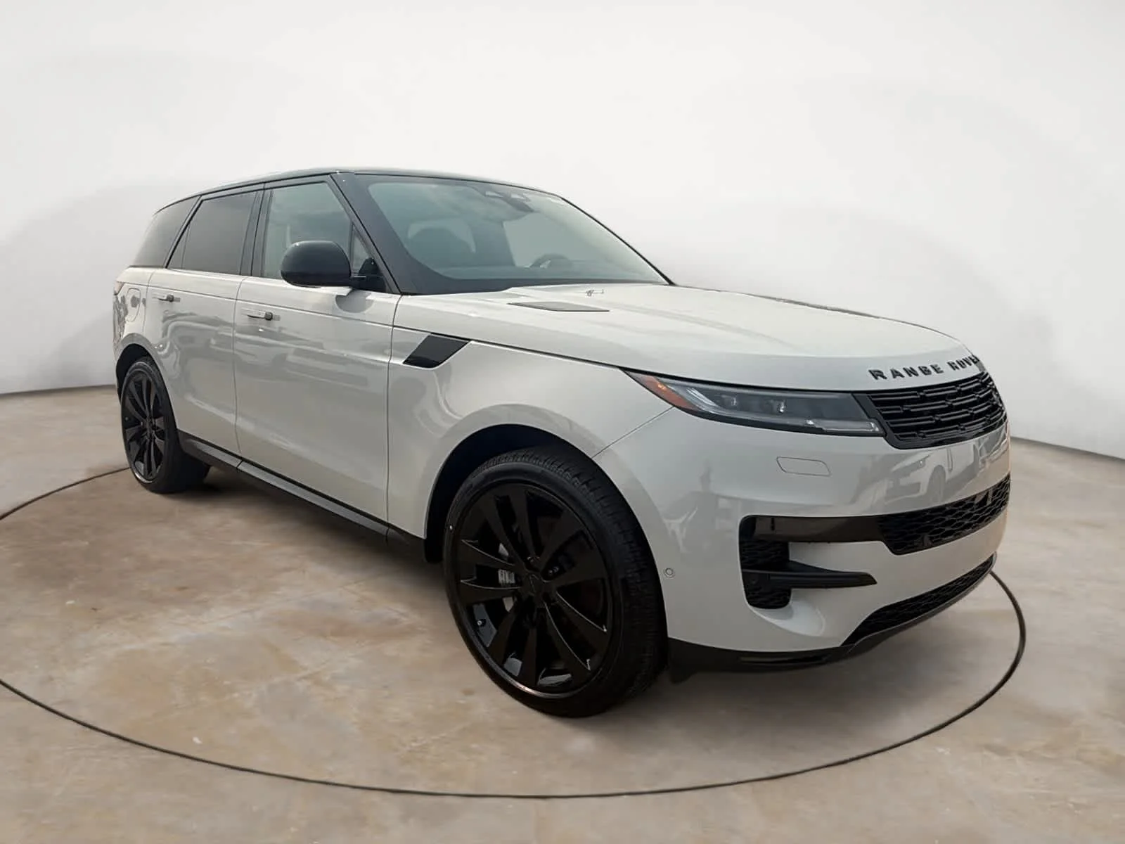 New 2026 Borasco Grey Land Rover SE image 7