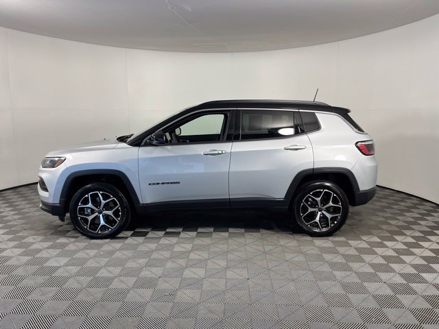 Used 2026 Silver Jeep Limited image 4
