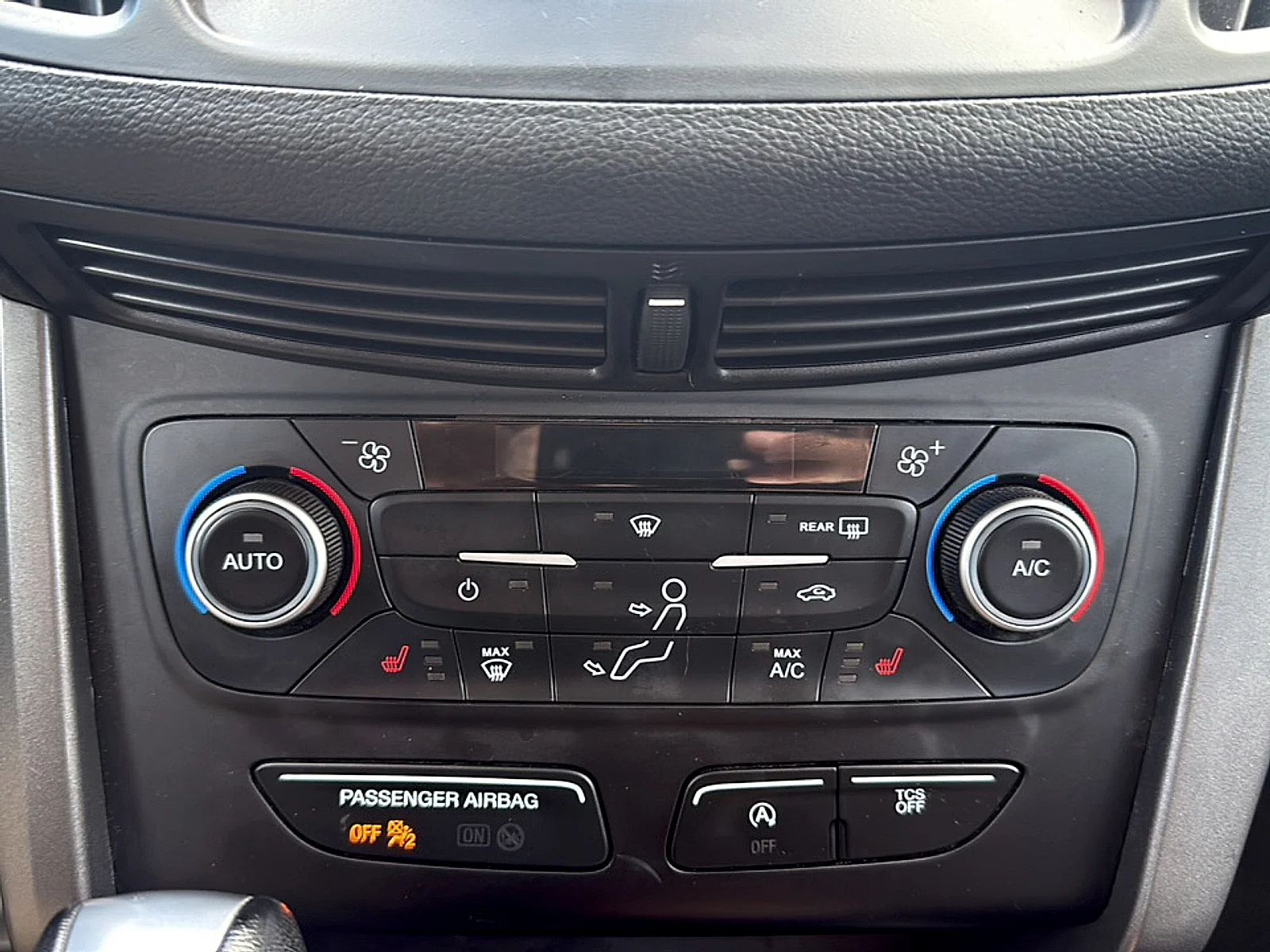 Used 2019 Agate Black Metallic Ford SEL image 10