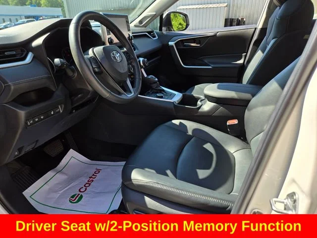 Used 2022 White Toyota XLE Premium image 11
