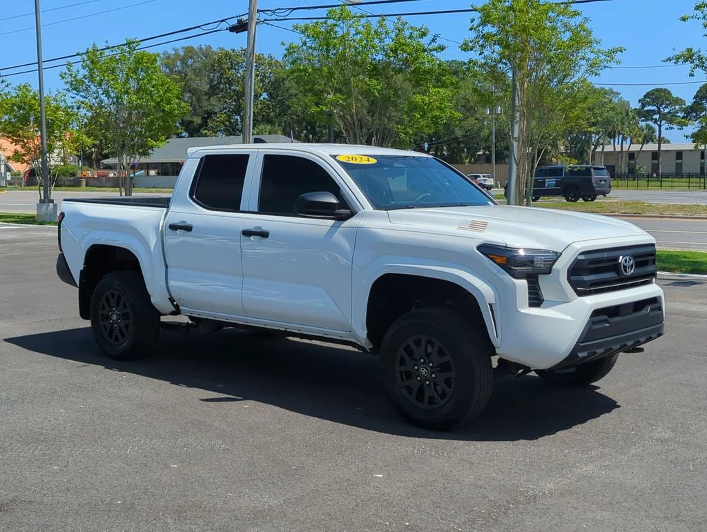 Used 2024 White Toyota SR image 8