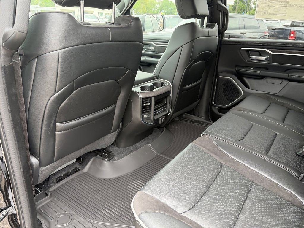 New 2026 Diamond Black Crystal Pearl-Coat Exterior Paint Ram Laramie image 28