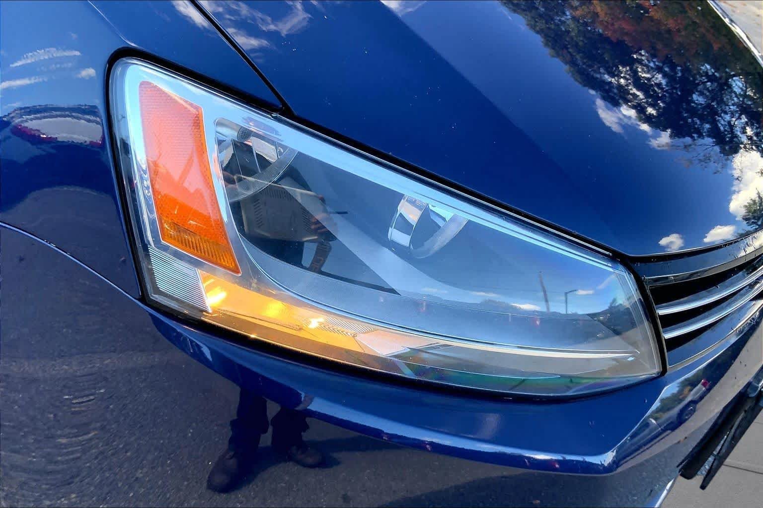 Used 2013 Tempest Blue Metallic Volkswagen SE image 27