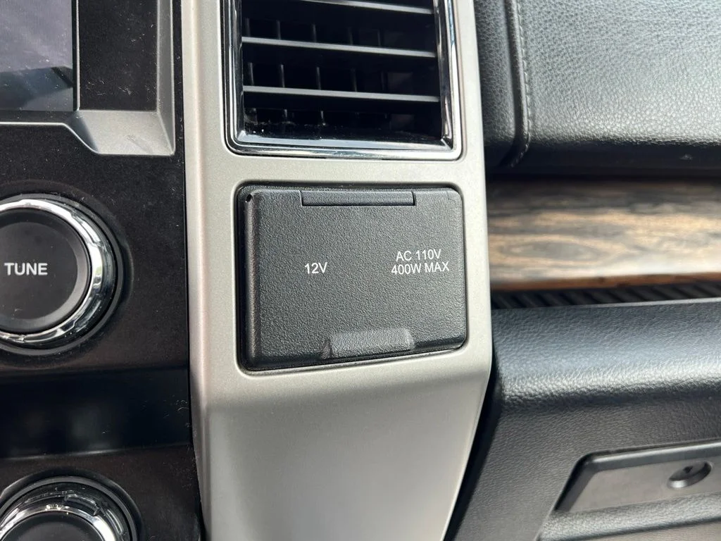 Used 2019 Black Metallic Ford Lariat image 30