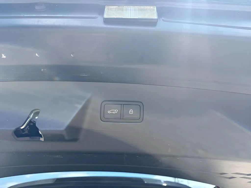 Used 2026 Black Hyundai SEL image 9