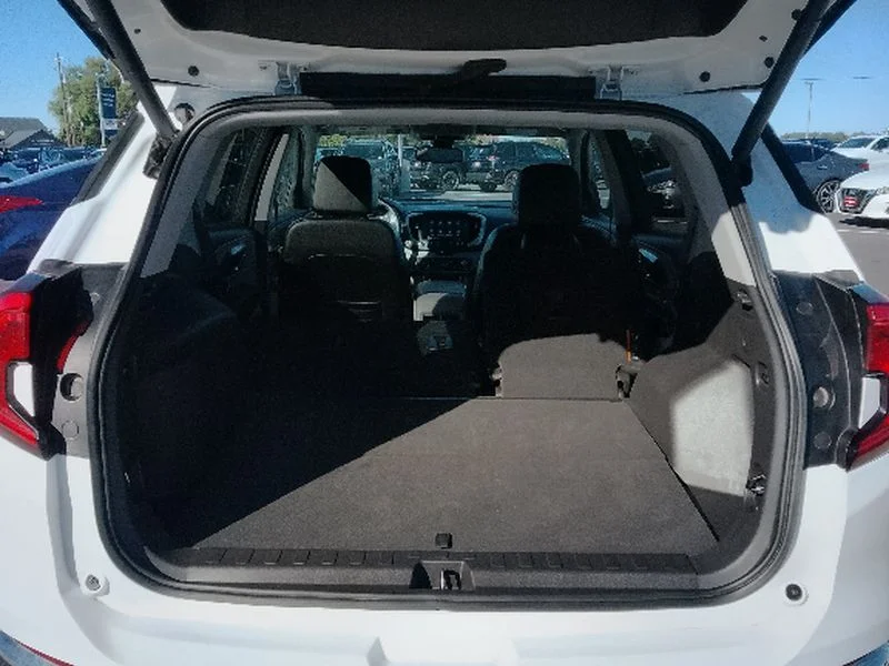 Used 2023 Summit White GMC SLT image 13