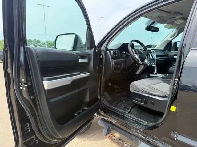 2017 Toyota Tundra SR5 - Photo 10