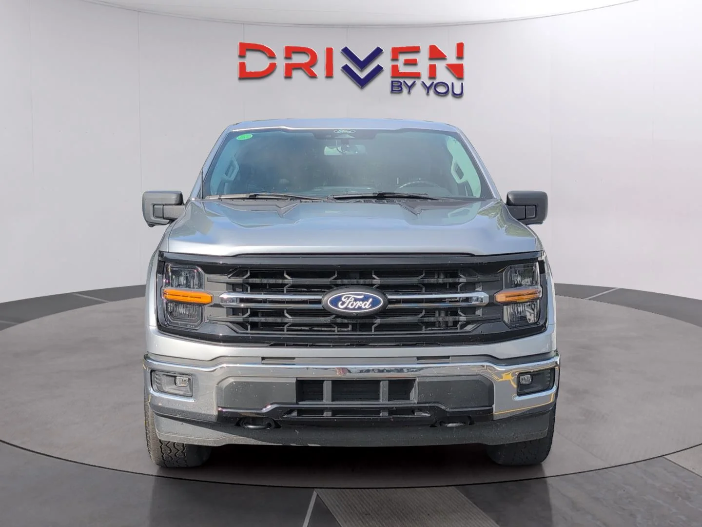 Used 2024 Iconic Silver Ford XLT image 9
