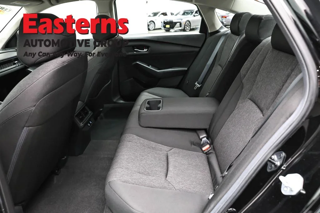 Used 2025 Black Honda SE image 20