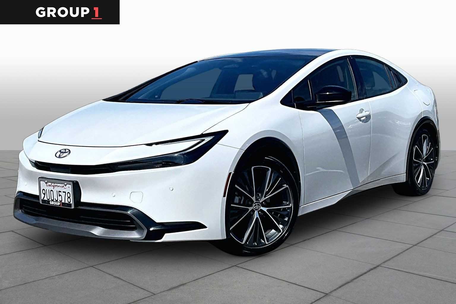 2025 Toyota Prius XLE FWD's photo