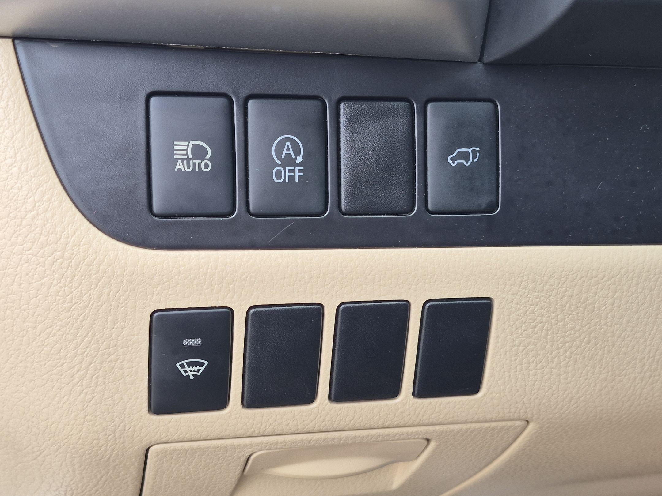 Certified Used 2017 White Toyota XLE image 24