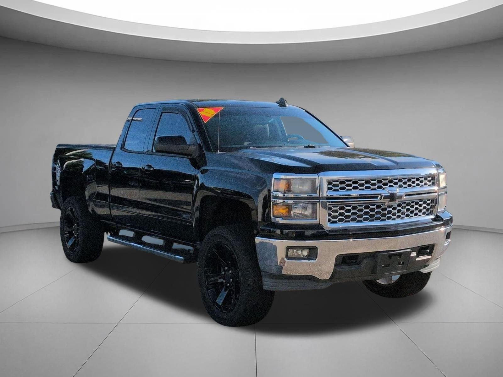 Used 2015 Black Chevrolet LT image 7