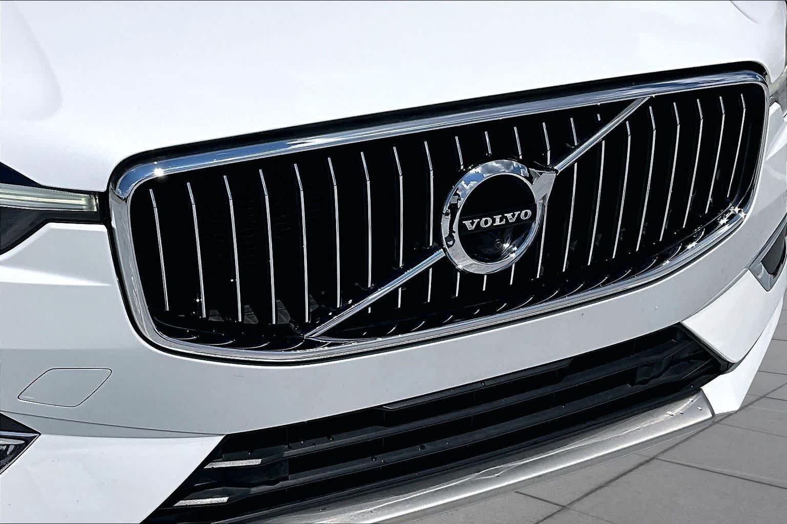 Used 2021 Crystal White Metallic Volvo Inscription image 30