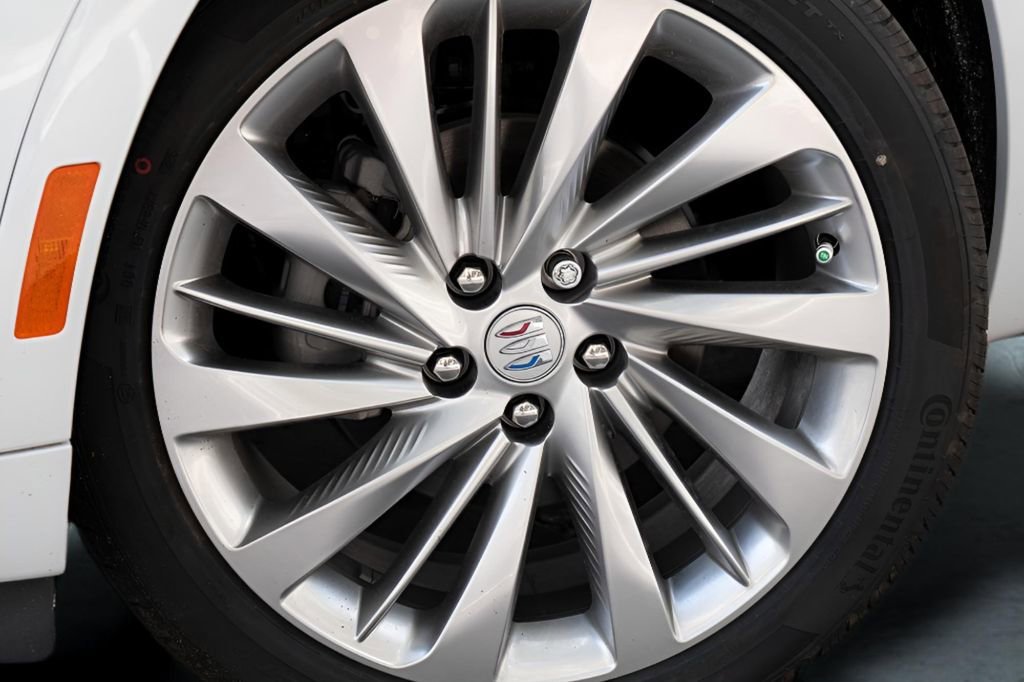 New 2026 Iridescent White Tricoat Buick Avenir image 2