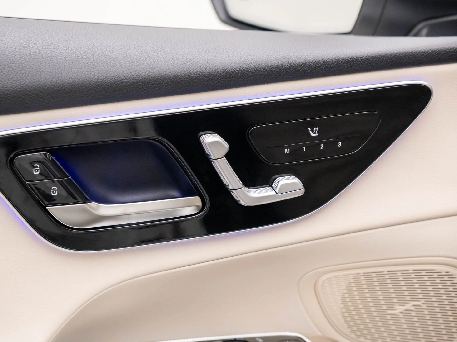 New 2026 White Mercedes-Benz GLC 300 image 13