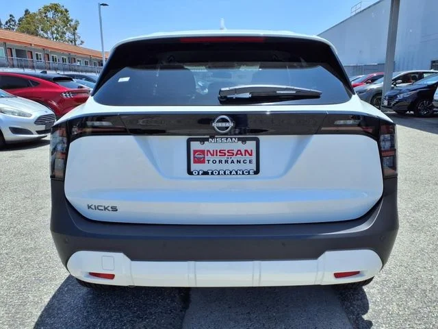 2025 Nissan Kicks SV AWD - Photo 9