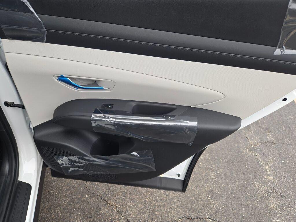 New 2026 White Hyundai SEL AWD image 10