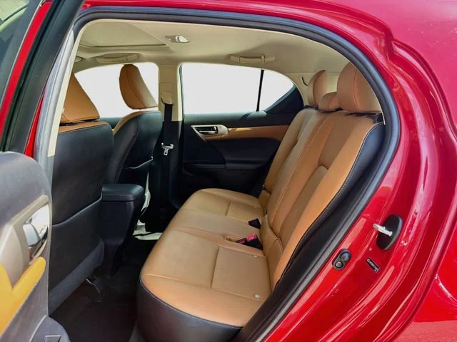 Used 2014 Red Line Lexus Hybrid image 19