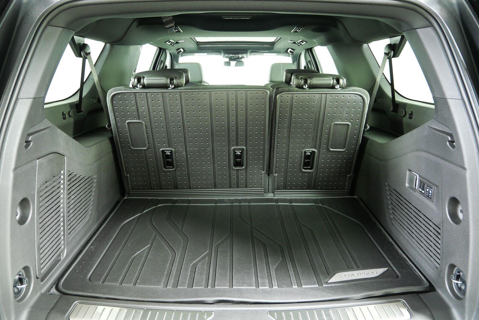 2026 Chevrolet Suburban RST - Photo 34