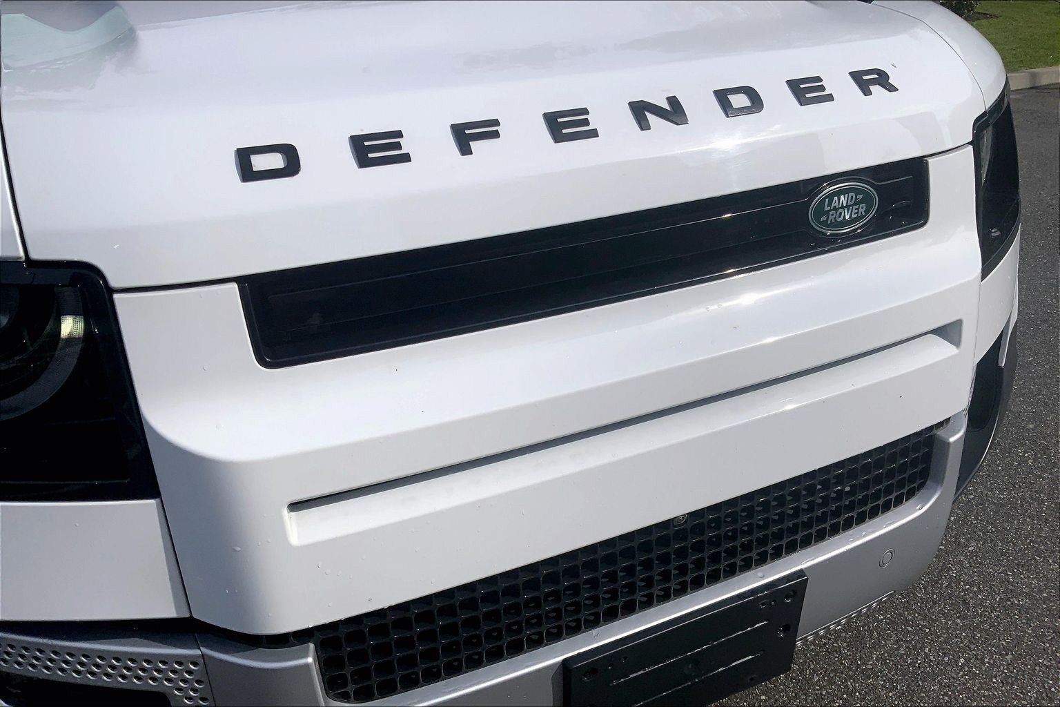 Used 2024 Fuji White Land Rover S image 6
