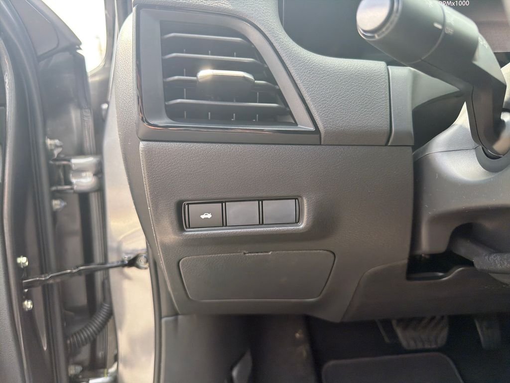 New 2026 Nissan Sentra SR 4D Sedan