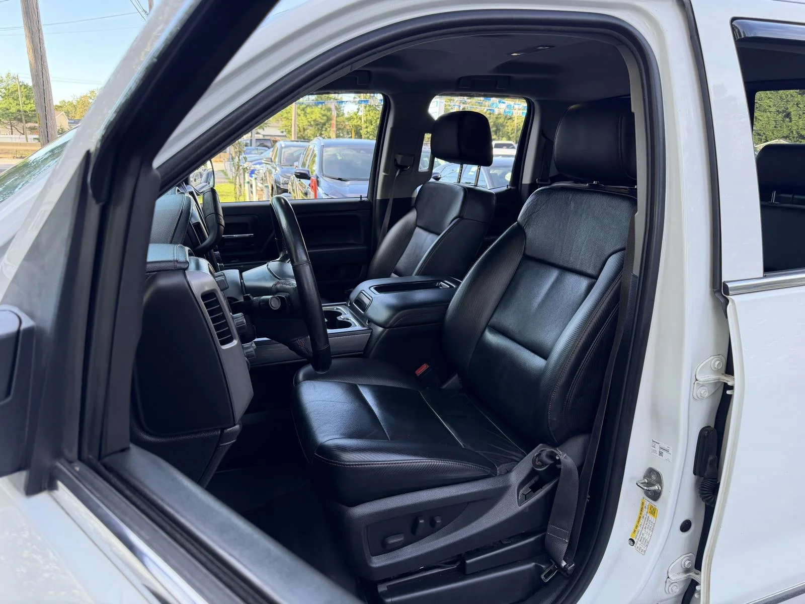 Used 2014 White GMC SLT image 26