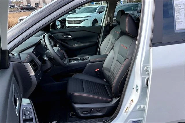 New 2026 Everest White Pearl TriCoat Nissan Rock Creek® image 8